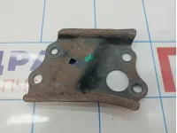 Кронштейн передней балки правый Toyota Corolla (E150) 52255-12010