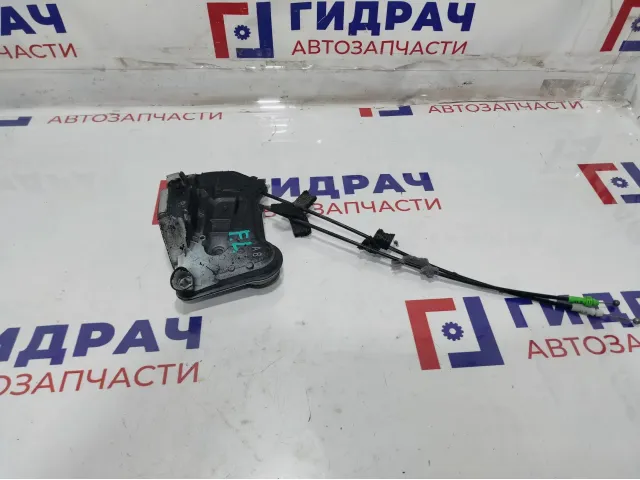 Замок двери передней левой Toyota Corolla (E180) 69040-02490.