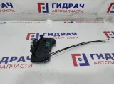 Замок двери передней правой Toyota Corolla (E180) 69030-02520.