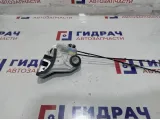Замок двери задней правой Toyota Corolla (E180) 69050-02390.