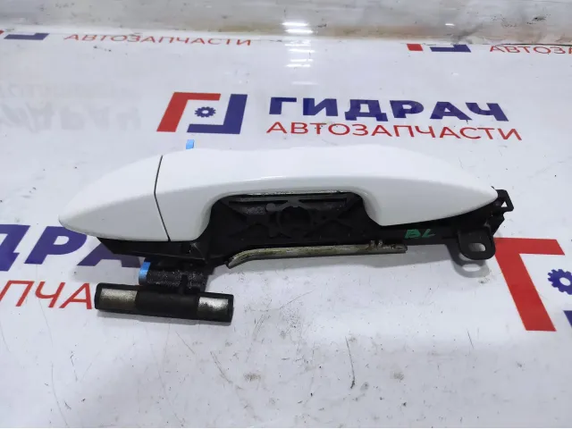 Ручка двери задней наружная левая Toyota Corolla (E180) 69212-02900. Царапины.