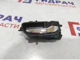 Ручка двери внутренняя передняя правая Toyota Corolla (E180) 69205-0D200-C0. Царапины.