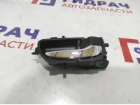 Ручка двери внутренняя передняя правая Toyota Corolla (E180) 69205-0D200-C0. Царапины.