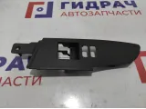 Накладка блока управления стеклоподъемниками Toyota Corolla (E180) 74232-02D70.