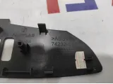 Накладка блока управления стеклоподъемниками Toyota Corolla (E180) 74232-02D70.