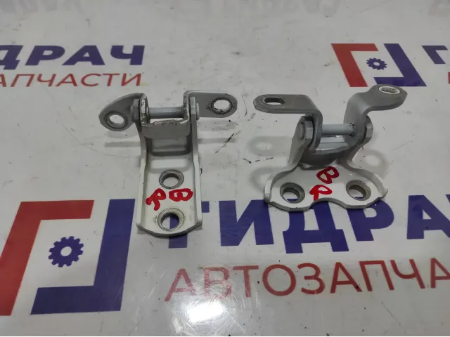 Петли двери задней правой Toyota Corolla (E180) . Комплект.