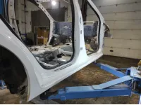 Порог со стойкой правый Toyota Corolla (E180) 61311-02280.