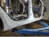 Порог со стойкой правый Toyota Corolla (E180) 61311-02280.
