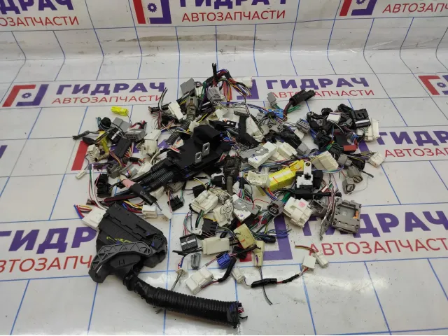 Фишка (разъём) Toyota Corolla (E180) .