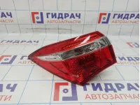 Фонарь задний наружный левый Toyota Corolla (E180) 81561-02760.