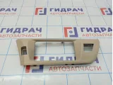 Накладка центральной консоли Toyota Corolla (E180) 55405-02531-C2. Магнитолы. Потертость.