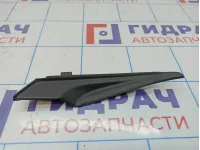 Накладка лобового стекла правая Toyota Corolla (E180) 53823-02090.