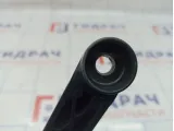 Поводок стеклоочистителя передний правый Toyota Corolla (E180) 85211-02300. Дефект.