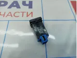 Кнопка обогрева сидений левая Toyota Corolla (E180) 84751-12110.