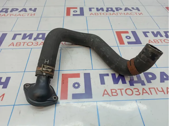 Патрубок радиатора нижний Toyota Corolla (E180) 16572-0D170.