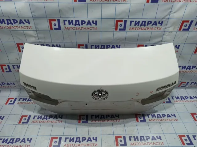 Крышка багажника Toyota Corolla (E180) 64401-02A30. Дефекты.