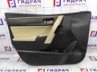 Обшивка двери передней левой Toyota Corolla (E180) 6762002R40. Перетянута в светлый.