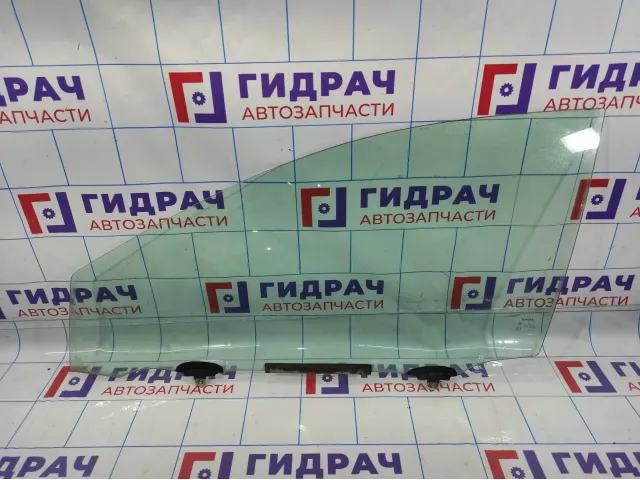 Стекло двери передней левой Toyota Corolla (E180) 6810202430.