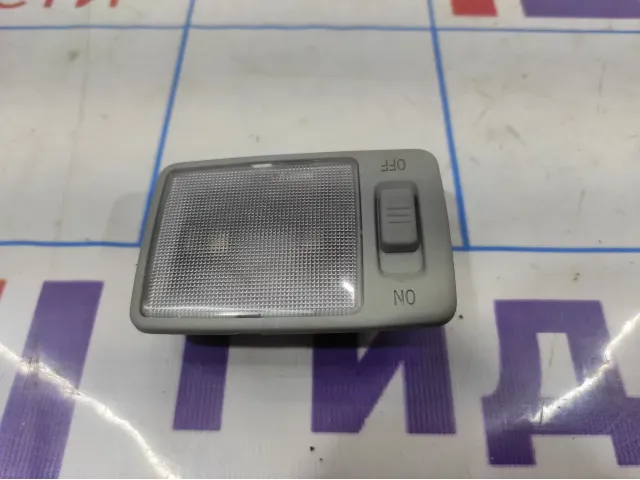 Плафон салонный Toyota Corolla (E180) 8134002030.