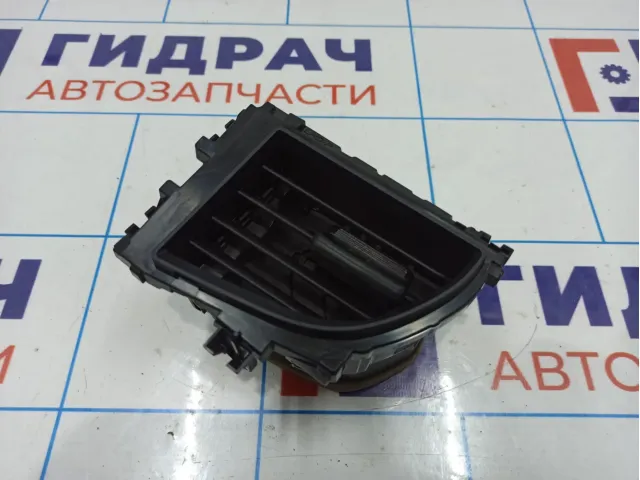 Дефлектор воздушный в торпедо правый Toyota Corolla (E180) 55660-02210-C0.