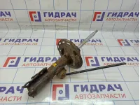 Амортизатор передний правый Toyota Corolla (E180) 48510-8Z065. Коррозия.