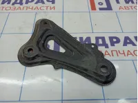 Кронштейн передней балки правый Toyota Corolla (E180) 52257-02060.