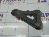 Кронштейн передней балки правый Toyota Corolla (E180) 52257-02060.