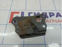 Кронштейн передней балки правый Toyota Corolla (E180) 52255-02010.