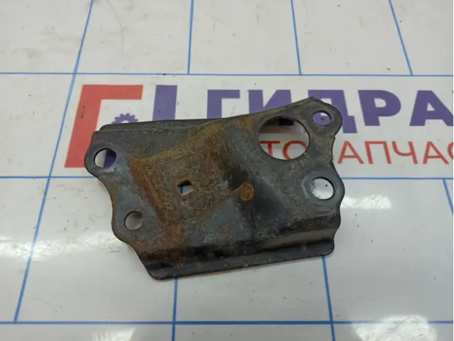 Кронштейн передней балки правый Toyota Corolla (E180) 52255-02010.