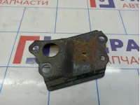 Кронштейн передней балки левый Toyota Corolla (E180) 52256-02010.