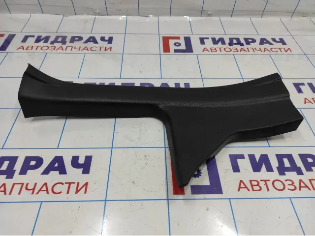 Накладка на порог (внутренняя) правая задняя Toyota Corolla E18 6791702330.