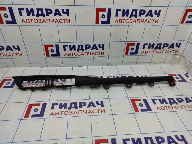 Накладка на торпедо центральная Toyota Corolla E18 5541202470.