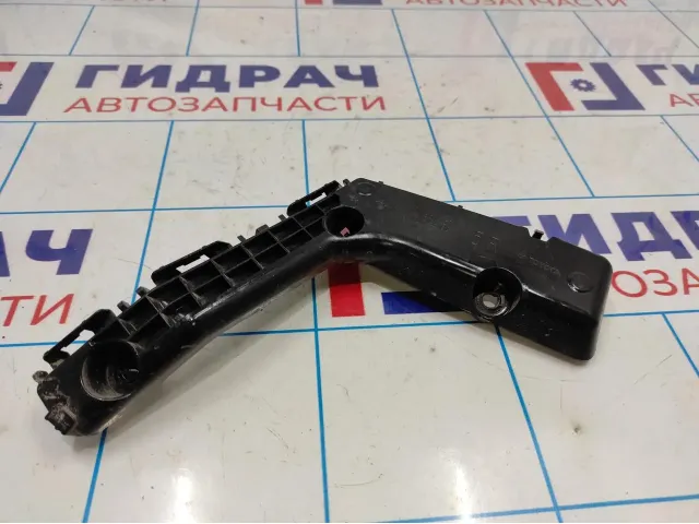 Крепление бампера переднее правое Toyota Corolla E18 5211502360.