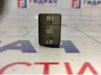 Кнопка обогрева сидений правая Toyota Corolla E18 8475112102.