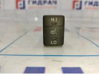 Кнопка обогрева сидений левая Toyota Corolla E18 8475112112.