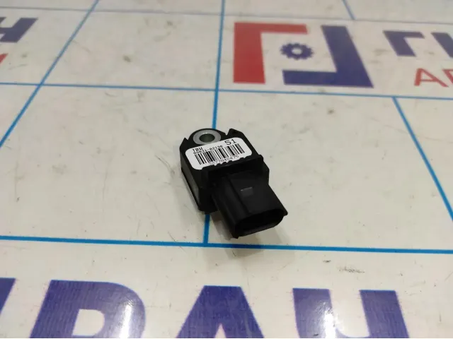 Датчик AIR BAG передний Toyota Corolla E18 8983102130.