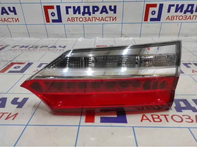Фонарь задний внутренний правый Toyota Corolla E18 8158002A30.