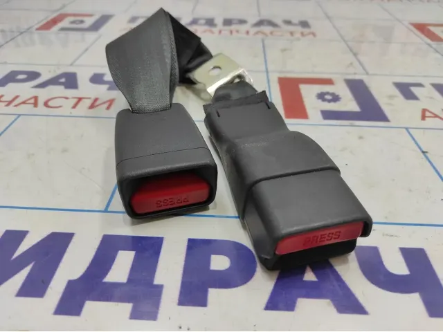 Ответная часть ремня безопасности задняя двойная Toyota Corolla E18 7348002571C1.