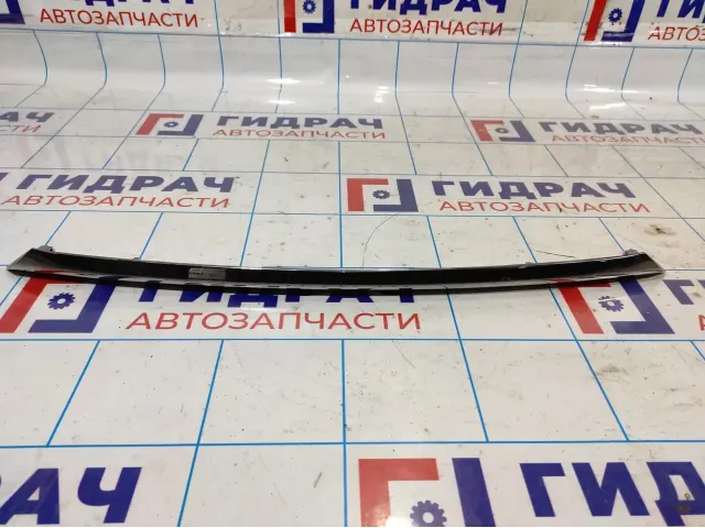 Накладка крышки багажника Toyota Corolla E18 7681202090.