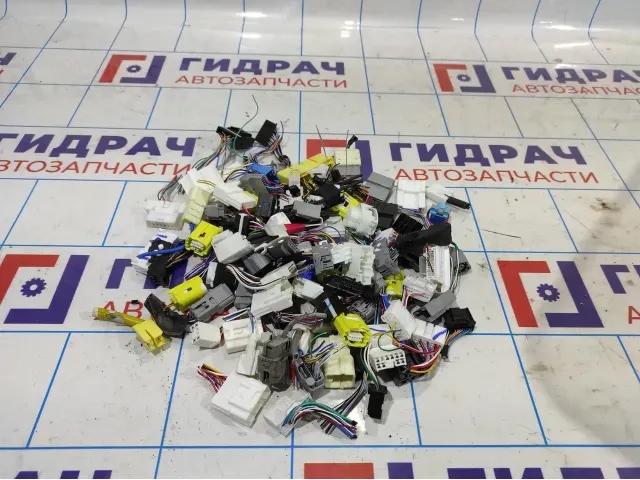 Фишка (разъем) Toyota Corolla E18 .