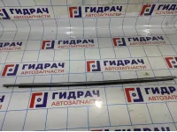 Накладка стекла переднего правого Toyota Corolla E18 .