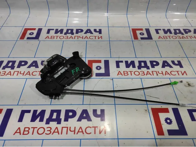 Замок двери передней правой Toyota Corolla E18 6903002521.