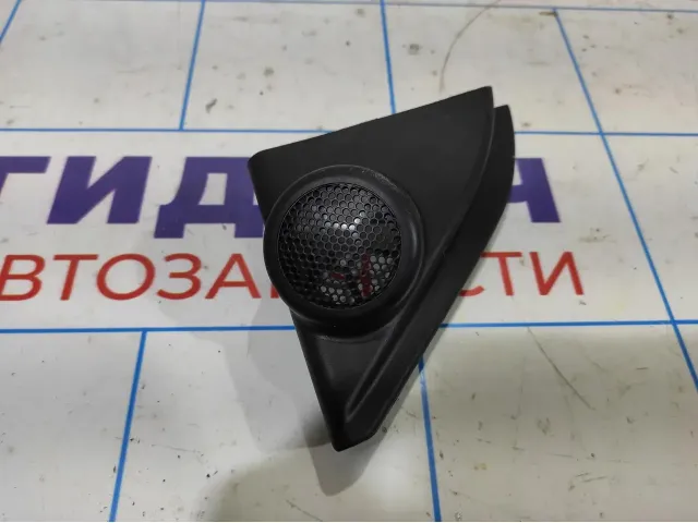 Крышка зеркала внутренняя правая Toyota Corolla E18 6749102441.