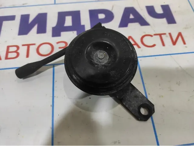 Сигнал звуковой Toyota Corolla E18 8651002140.