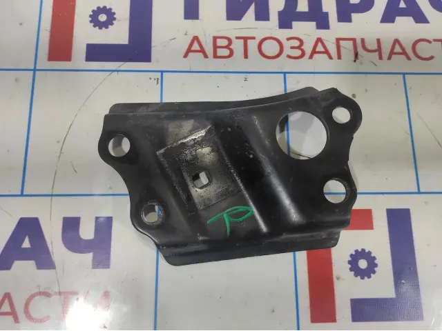 Кронштейн передней балки Toyota Corolla E18 5225502010. Правый.