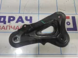 Кронштейн передней балки Toyota Corolla E18 5225802060. Левый.