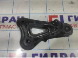 Кронштейн передней балки Toyota Corolla E18 5225702060. Правый.