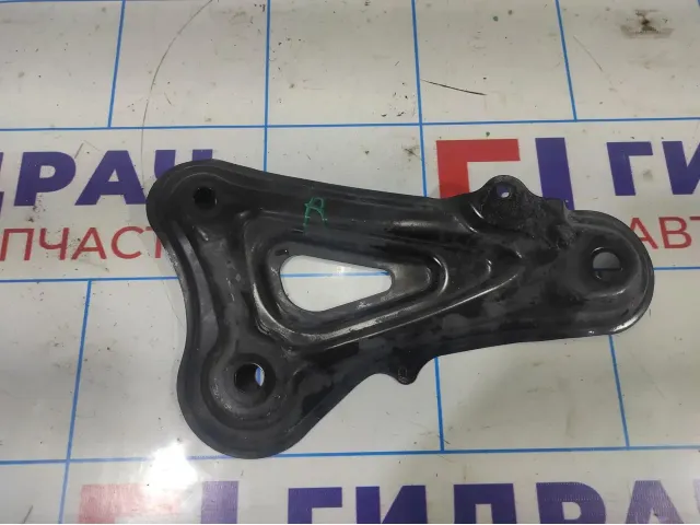 Кронштейн передней балки Toyota Corolla E18 5225702060. Правый.