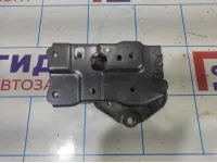 Кронштейн усилителя заднего бампера правый Toyota Corolla E18 5201502130.