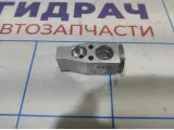 Клапан кондиционера Toyota Corolla E18 8851502530.